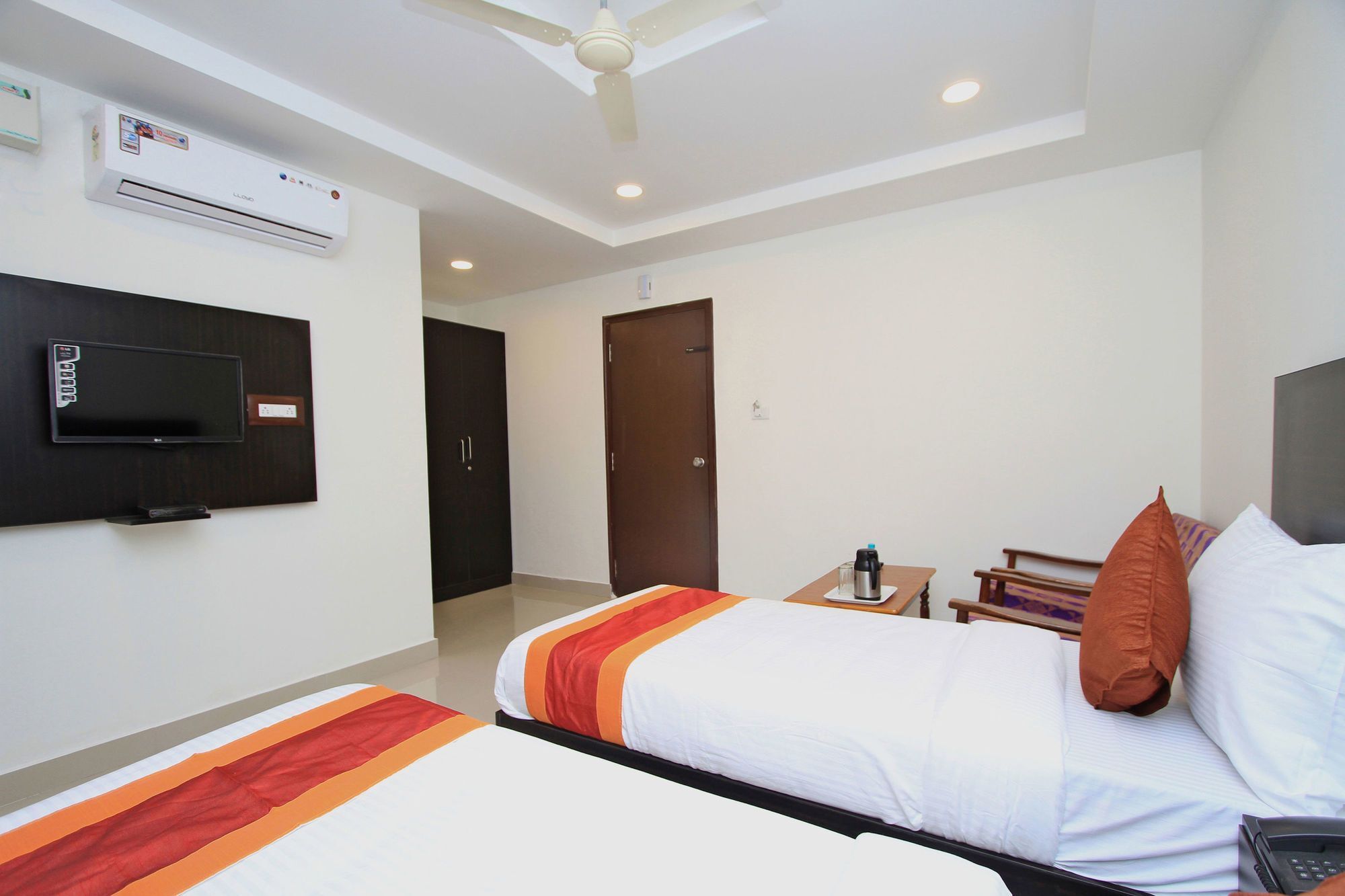 Oyo 4733 Champion Residency Hotel Bangalore Exterior photo